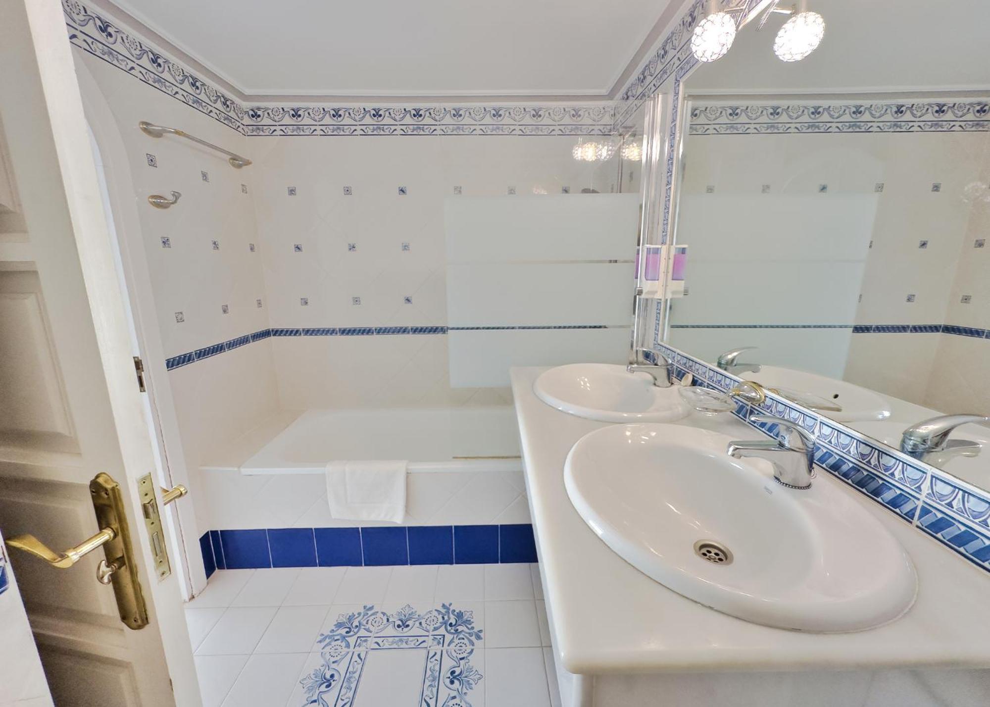 מארבלה Skol 508 West Facing Duplex Apartment With Amazing Sea Views מראה חיצוני תמונה